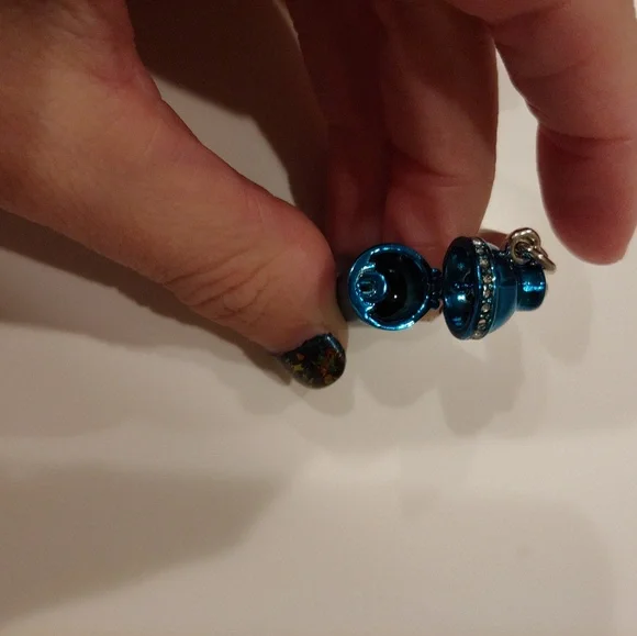 NEW IN BOX BAR SHAKER Juicy Couture charm - Picture 2 of 2